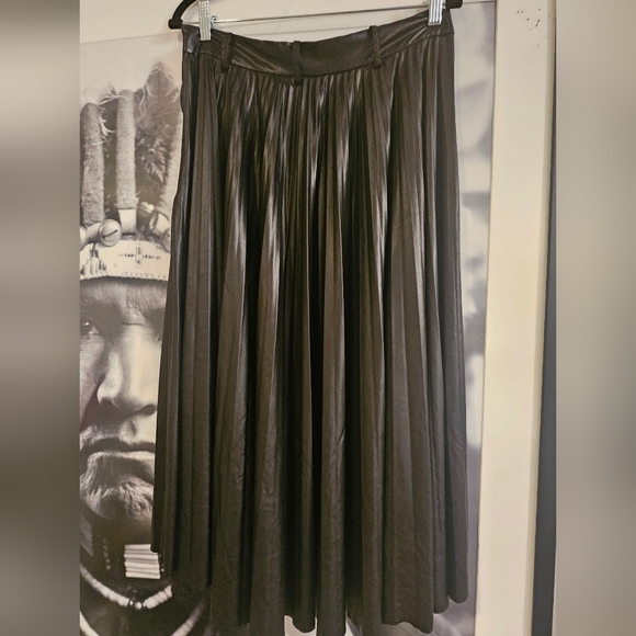 Zara Faux Leather Black Pleated Midi A-Line Skirt Size XL NO BELT - Picture 7 of 7